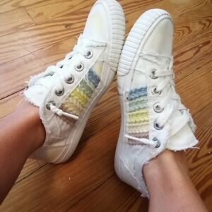 Canvas Slip on Skater Sneakers sz 8.5 White & Pastel